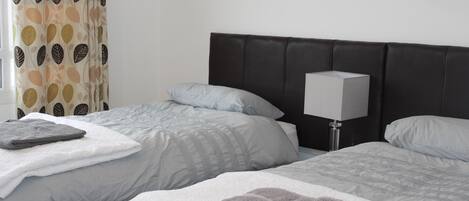 4 bedrooms, desk, iron/ironing board, free WiFi
