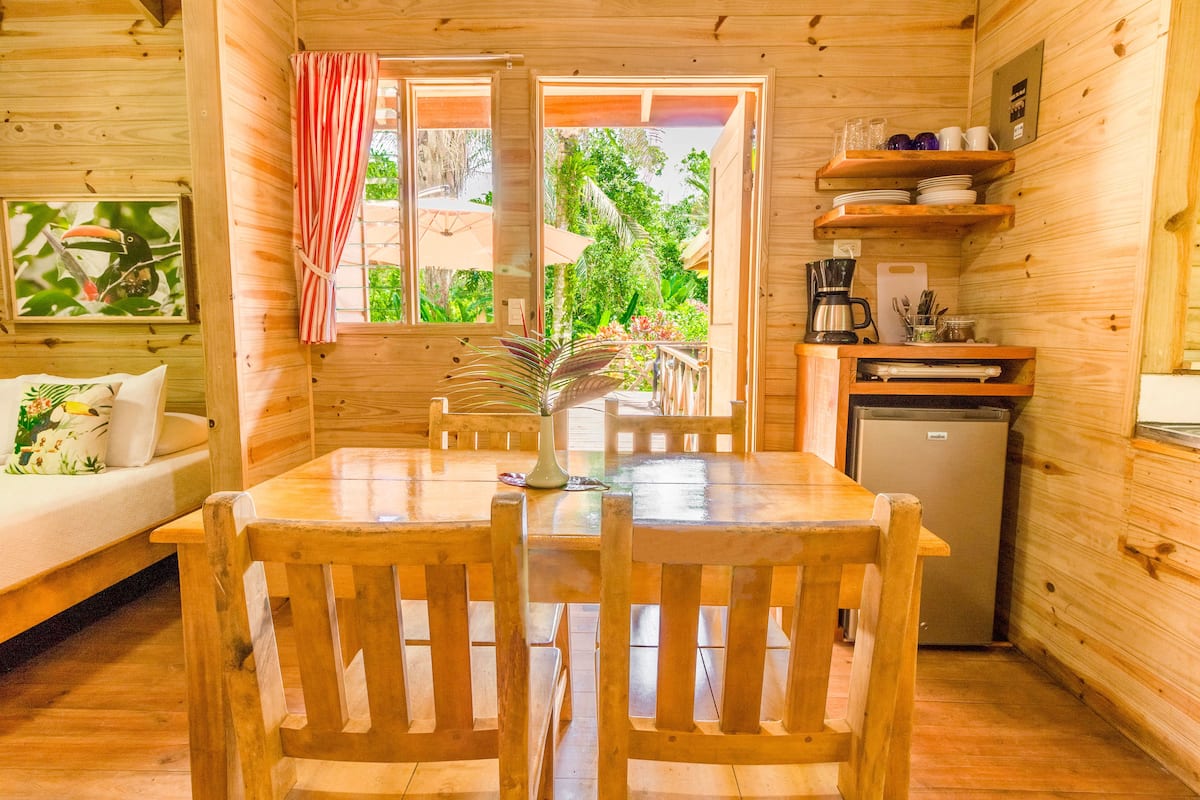 Superior villa, 2 slaapkamers, tuin | Privékeuken | Een koelkast