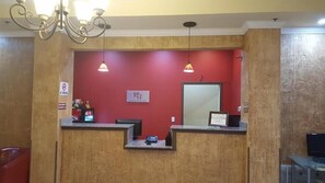 Lobby - Reddy Hotel (Plainview)