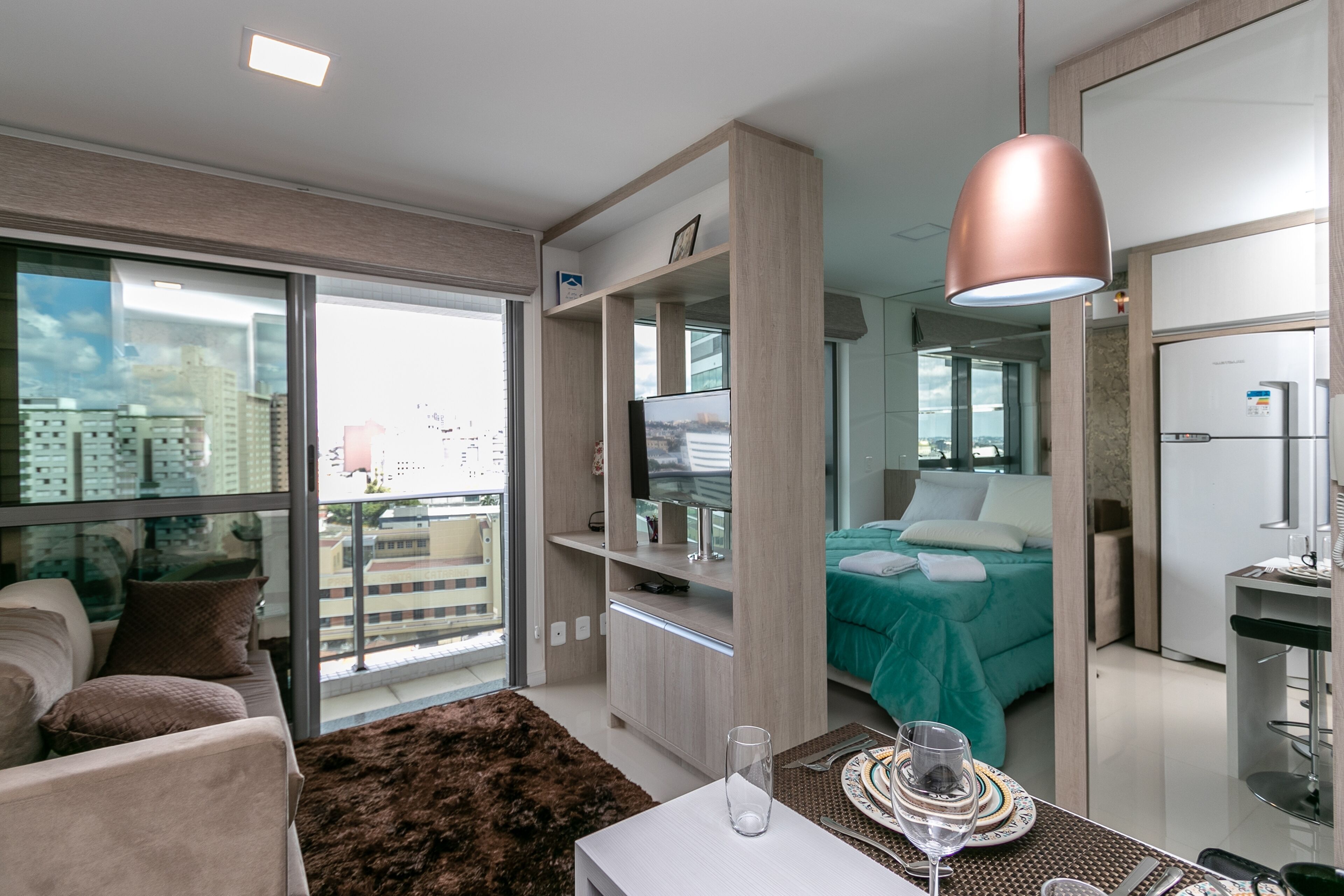 Cortinas blackout, wifi gratis y ropa de cama 