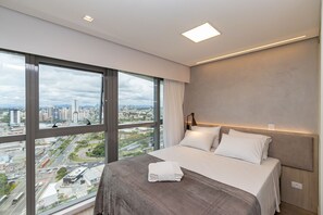 Free WiFi, bed sheets - 7th Avenue Oxford Residence (Curitiba)