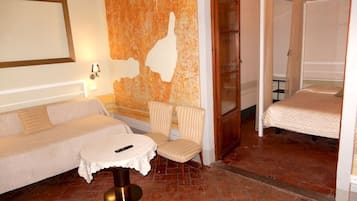 1 bedroom, desk, soundproofing, free WiFi