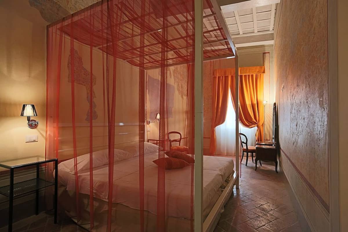 Luxury Double Room, Stair Access Only | Desk, soundproofing, WiFi (free)