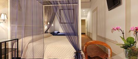 Triple Room, Stair Access Only | Desk, soundproofing, free WiFi