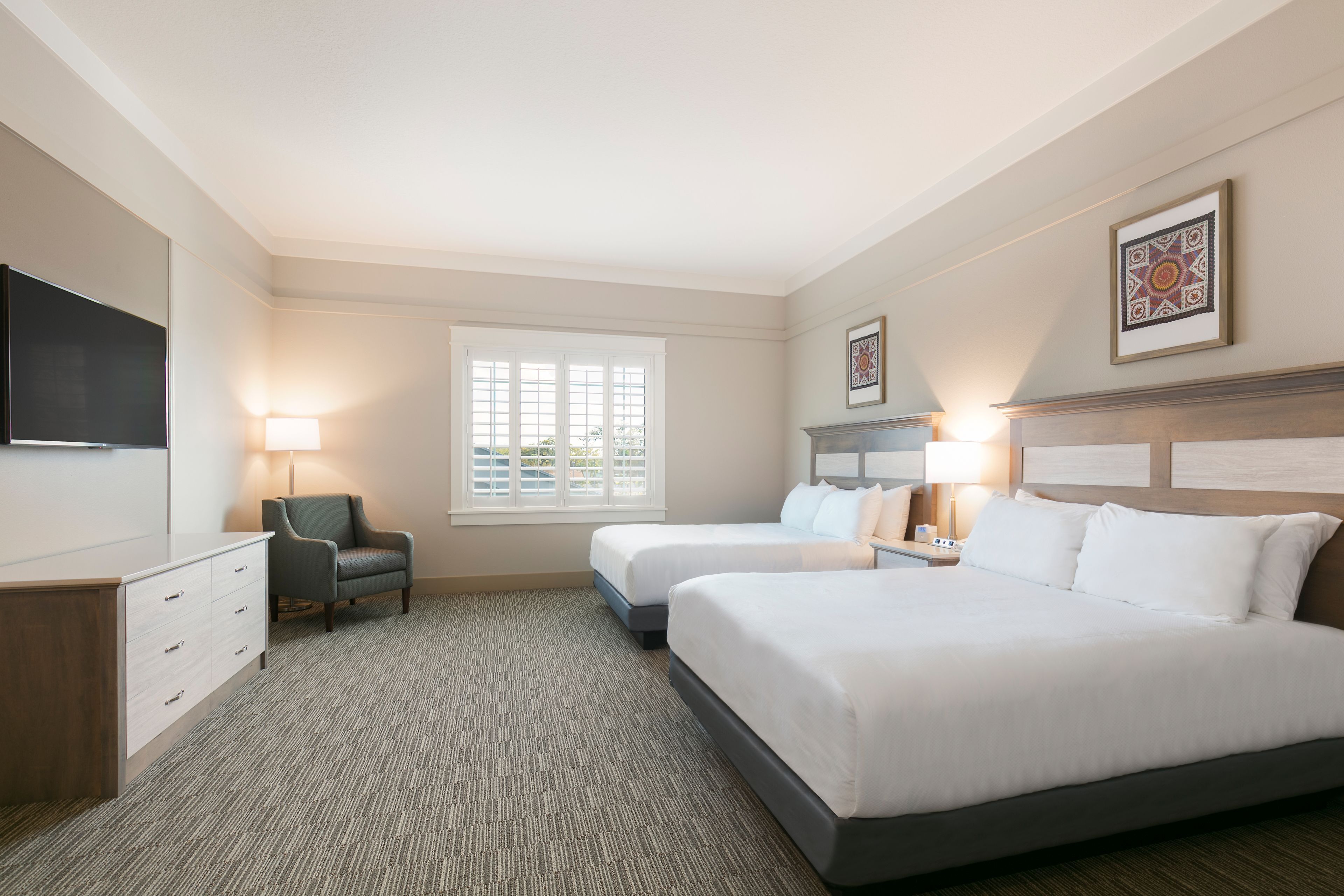 Premium bedding, soundproofing, iron/ironing board, free WiFi