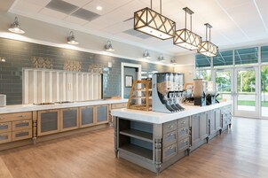 包含每日自助早餐