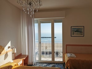 Quarto triplo | Cofres nos quartos, escrivaninha, Wi-Fi de cortesia