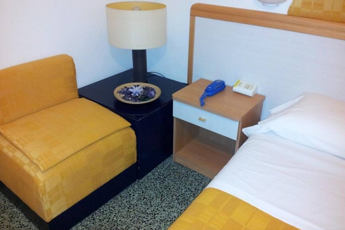 Quarto triplo | Cofres nos quartos, escrivaninha, Wi-Fi de cortesia