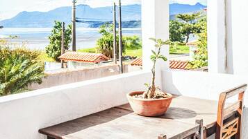 Sapphire Room, economy triple, top floor | Beach/ocean view