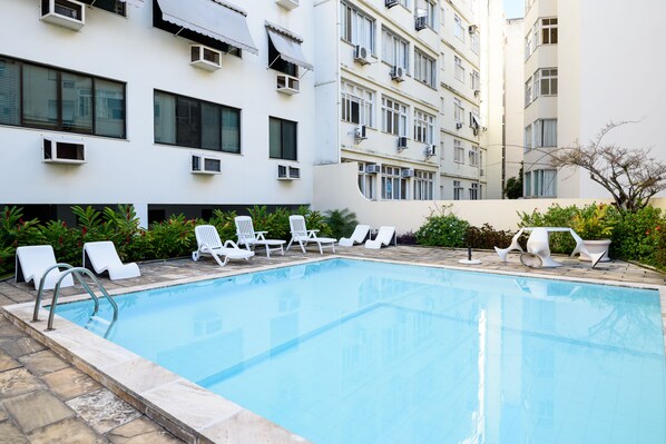 Outdoor pool - All in Rio Silence and Tranquility in Ipanema (Rio de Janeiro)
