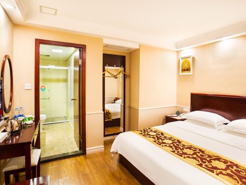 Greentree Inn Linjiang North Road Express