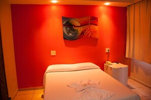 1 bedroom, minibar, desk, free cots/infant beds