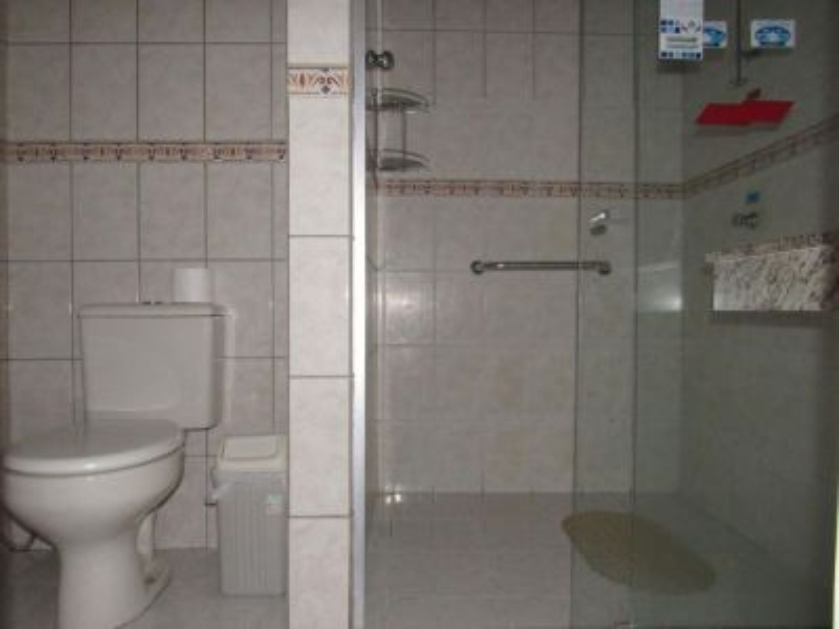 triple room | bathroom | shower, free toiletries, hair dryer, towels