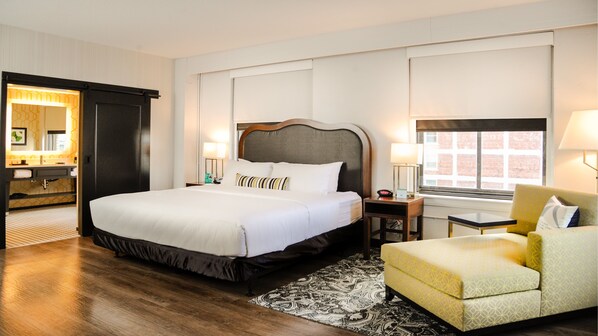 Premium Room, 1 King Bed