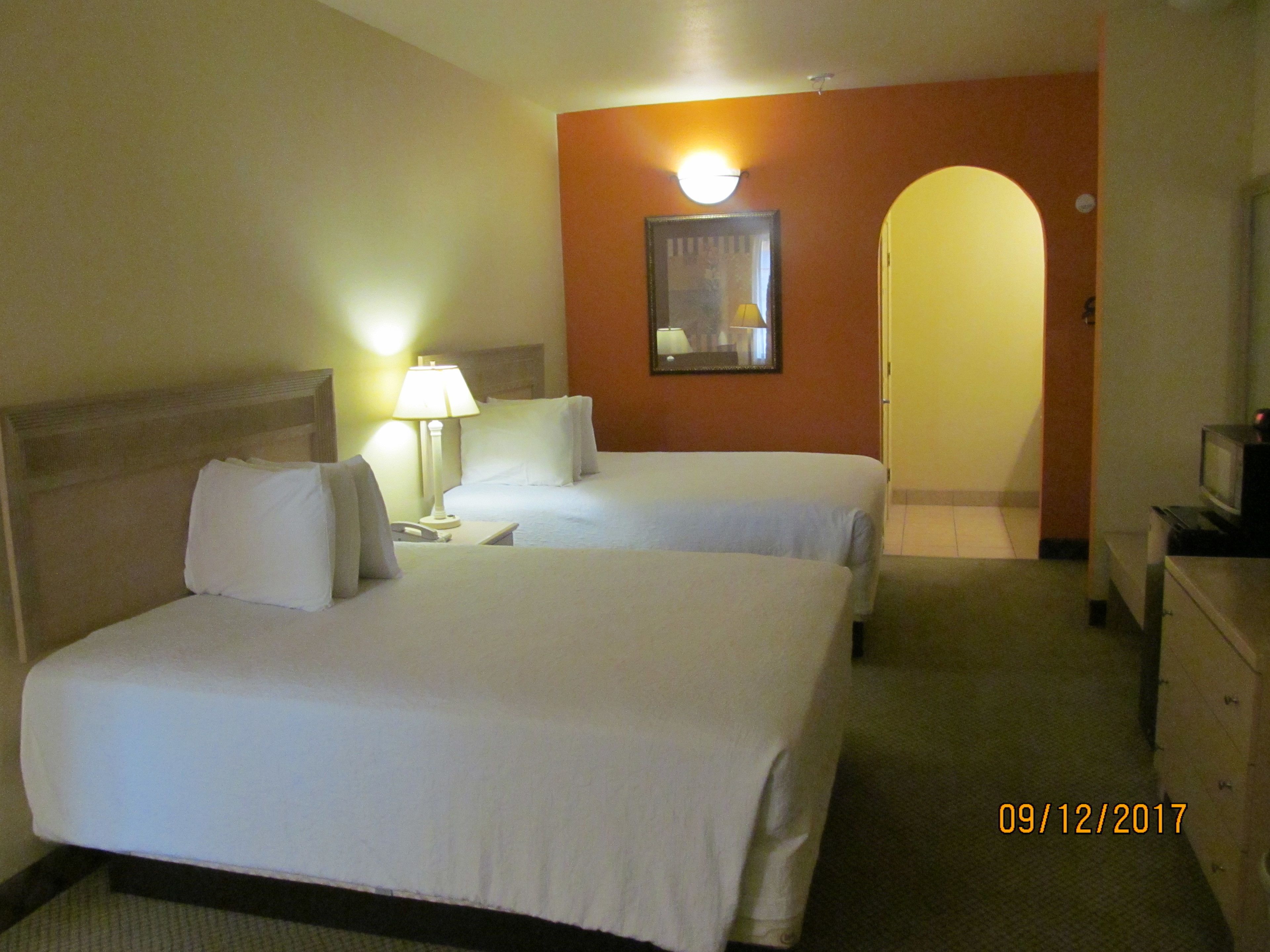 Standard Room, 2 Queen Beds | Room amenity