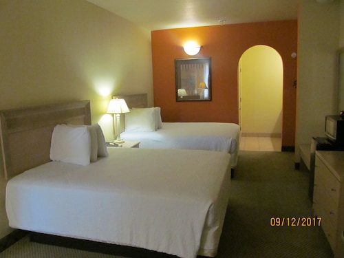 Sunbridge Inn & Suites