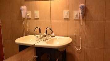 Shower, free toiletries, hair dryer, towels