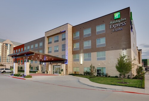 Holiday Inn Express & Suites Dallas NW - Farmers Branch by IHG