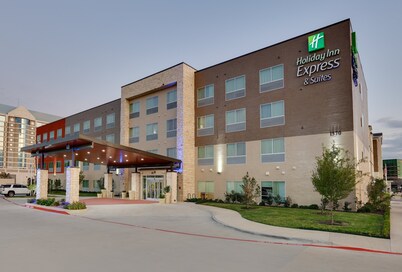 Holiday Inn Express & Suites Dallas NW - Farmers Branch by IHG