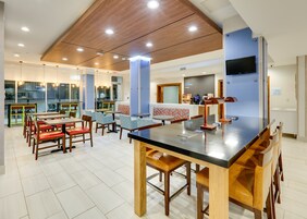 Desayuno completo incluido todos los días