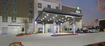 Holiday Inn Express & Suites Lake Charles South Casino Area by IHG