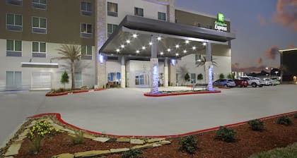 Holiday Inn Express & Suites Lake Charles South Casino Area by IHG