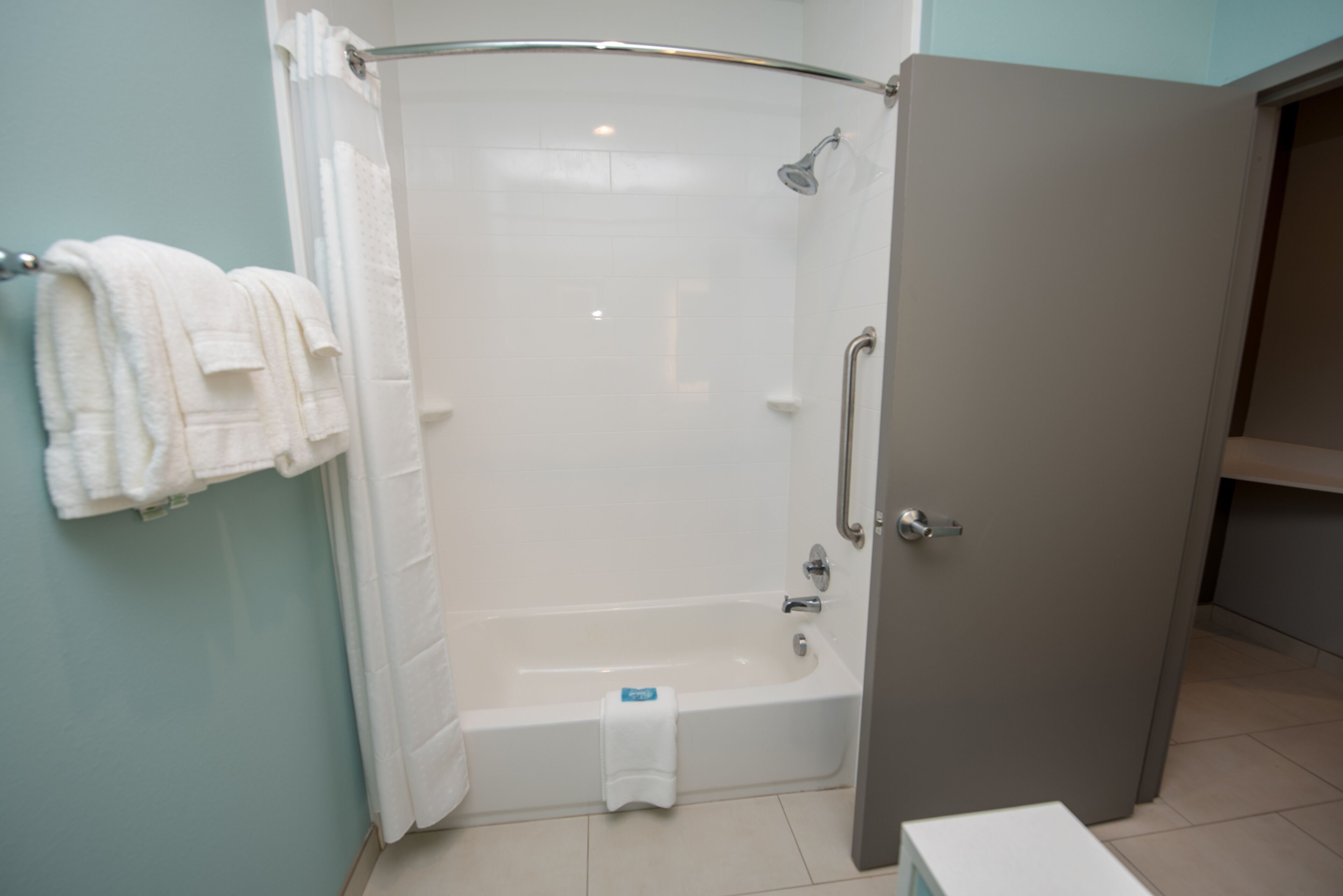 Bathtub besar