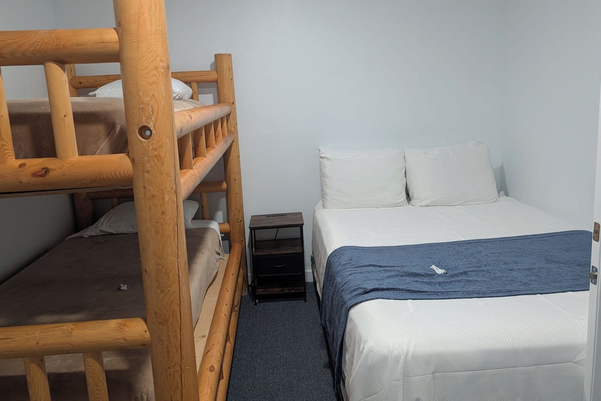 Standard Condo #10 | Free WiFi, bed sheets