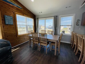 Cottage, 3 Bedrooms | Dining