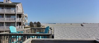 30 Stolen Moments Studio Bedroom Condo