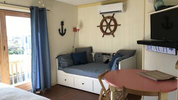 Studio | 1 bedroom, free WiFi, bed sheets