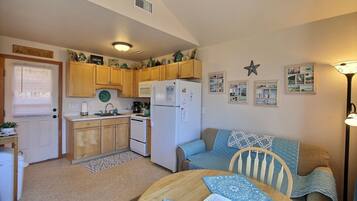 Apartment, 1 Schlafzimmer | Eigene Küche | Großer Kühlschrank, Mikrowelle, Herdplatte