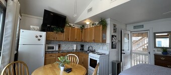18 Foolish Endeavor Ii Studio Bedroom Condo by RedAwning