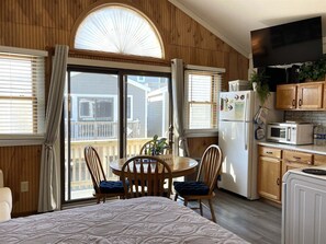 Studio | 1 bedroom, free WiFi, bed sheets - 18 Foolish Endeavor Ii Studio Bedroom Condo by RedAwning (Hatteras)