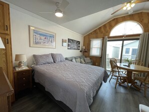 Studio | 1 bedroom, free WiFi, bed sheets - 18 Foolish Endeavor Ii Studio Bedroom Condo by RedAwning (Hatteras)