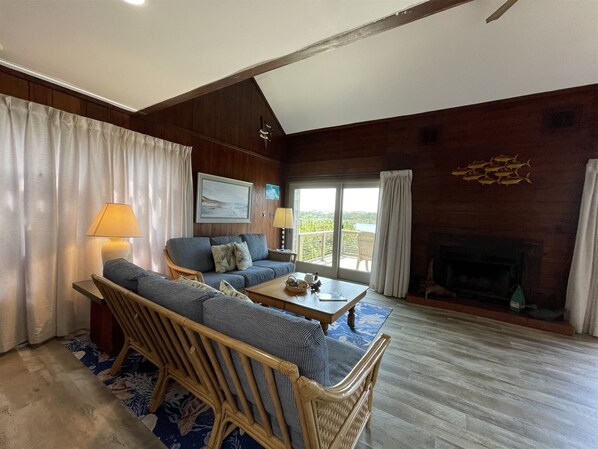 Cottage, 3 Bedrooms | Living area