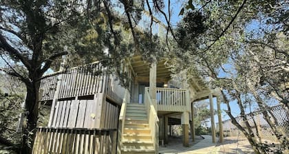 Dune Rose 3 Bedroom Cottage by RedAwning