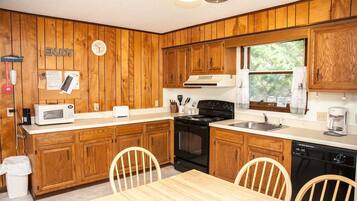 Cottage, 3 kamar tidur | Dapur pribadi | Lemari es besar, microwave, dan mesin pencuci piring