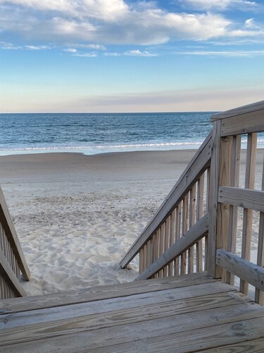 8 The Boat House Studio Bedroom Condo by RedAwning