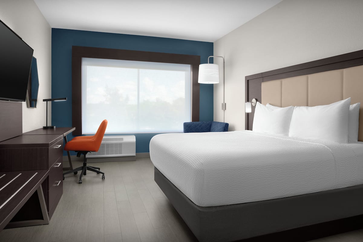 1 bedroom, premium bedding, in-room safe, desk