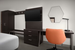 Premium bedding, in-room safe, desk, laptop workspace - Holiday Inn Express & Suites- Birmingham North-Fultondale by IHG (Fultondale)