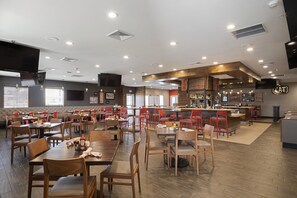 Breakfast, lunch and dinner served - Holiday Inn & Suites Decatur-Forsyth by IHG (Decatur)