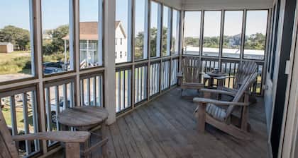 Spartina 3 Bedroom Cottage by RedAwning