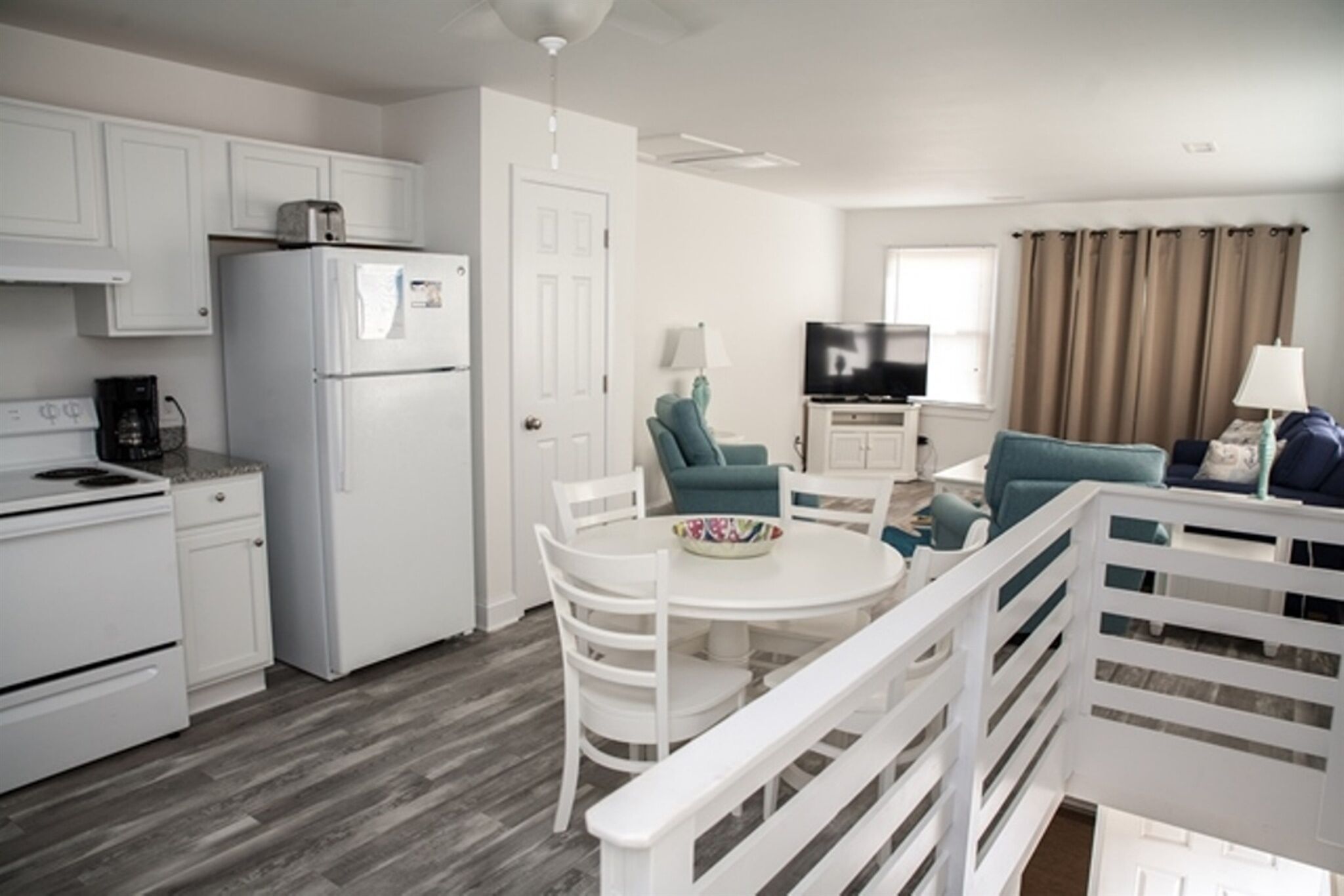 Casa de campo, 2 habitaciones | Cocina privada | Frigorífico grande, microondas, placa de cocina y lavavajillas