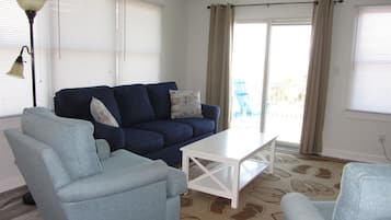 Casa de campo, 2 habitaciones | Área de sala de estar | Televisión y reproductor de DVD