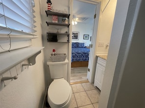 Studio | Bathroom | Shower, towels - 13 Dry Dock Studio Bedroom Condo by RedAwning (Hatteras)