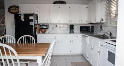 Native Sun 2 Bedroom Cottage by RedAwning