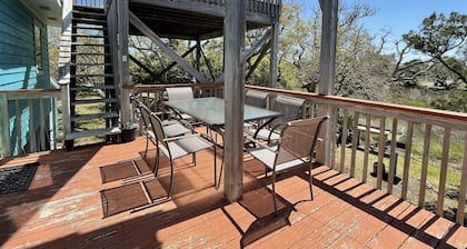 Wild N Wonderful 4 Bedroom Cottage by RedAwning