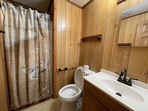 Cottage, 3 Bedrooms | Bathroom | Towels - Hatteras Jack 3 Bedroom Cottage by RedAwning (Hatteras)