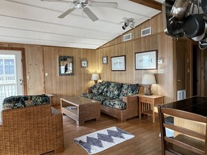 Cottage, 3 Bedrooms | Living area